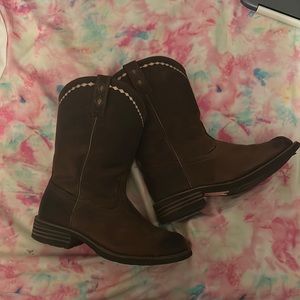 Ariat roper cowboy boots, barely used with a pink stitch line.